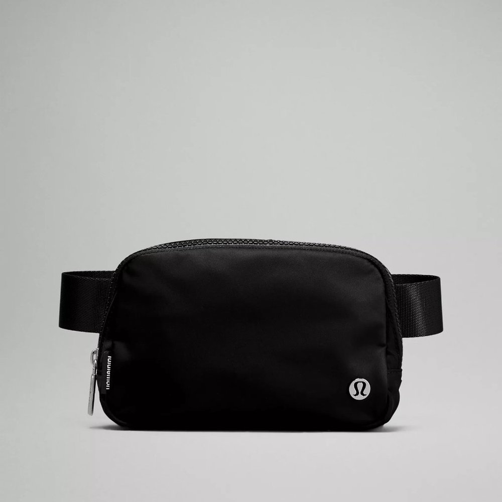 Lululemon Everywhere Belt Bag Black